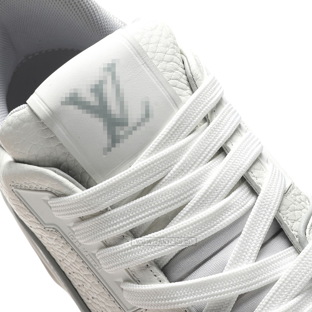 TBkicks L0*1S V*1TT0N Trainer White Signature